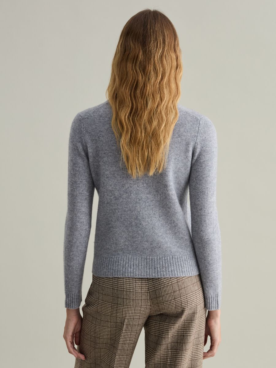 Contemporary cardigan in wool_3