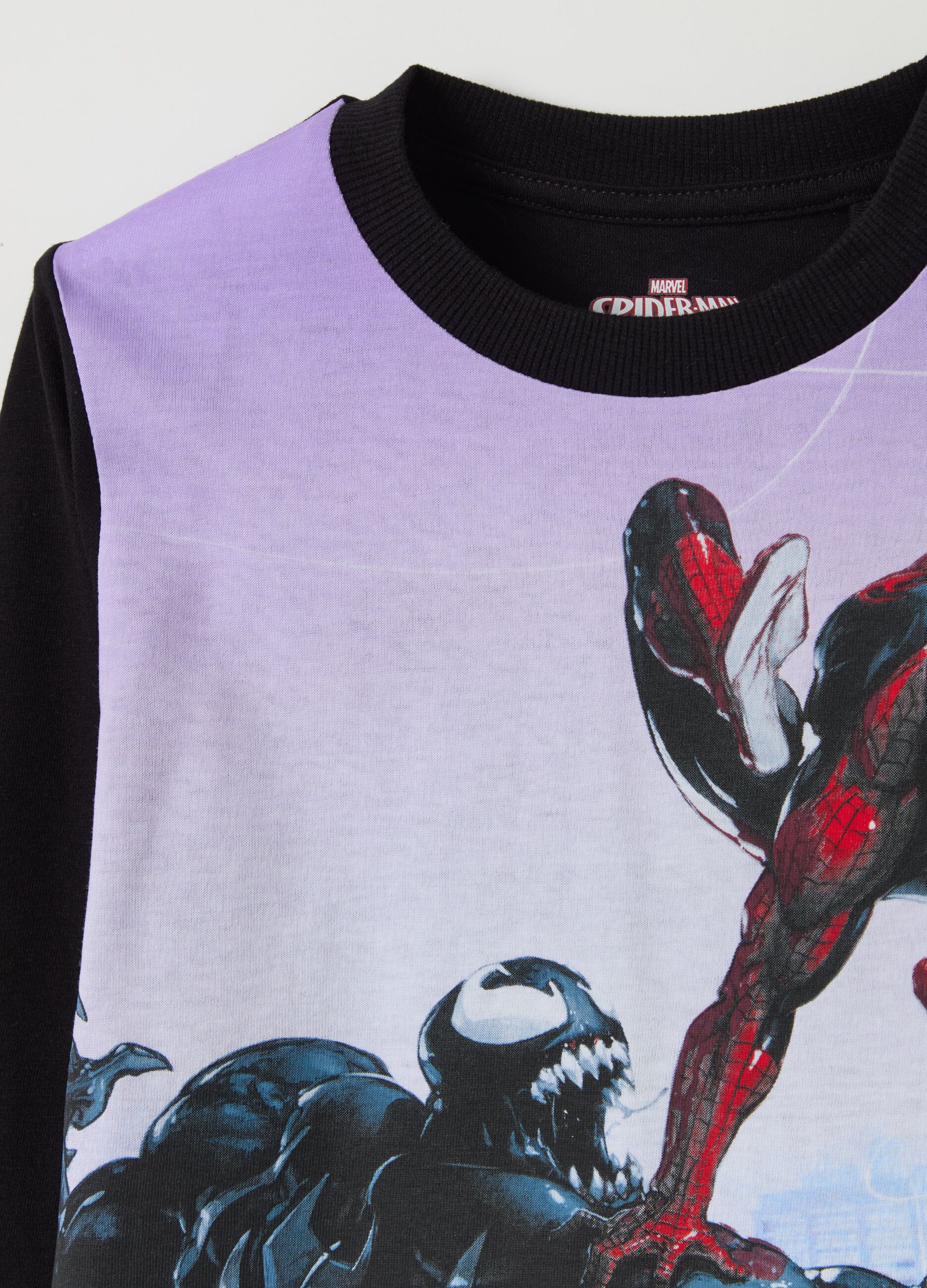 T-shirt with long sleeves and Spider-Man print