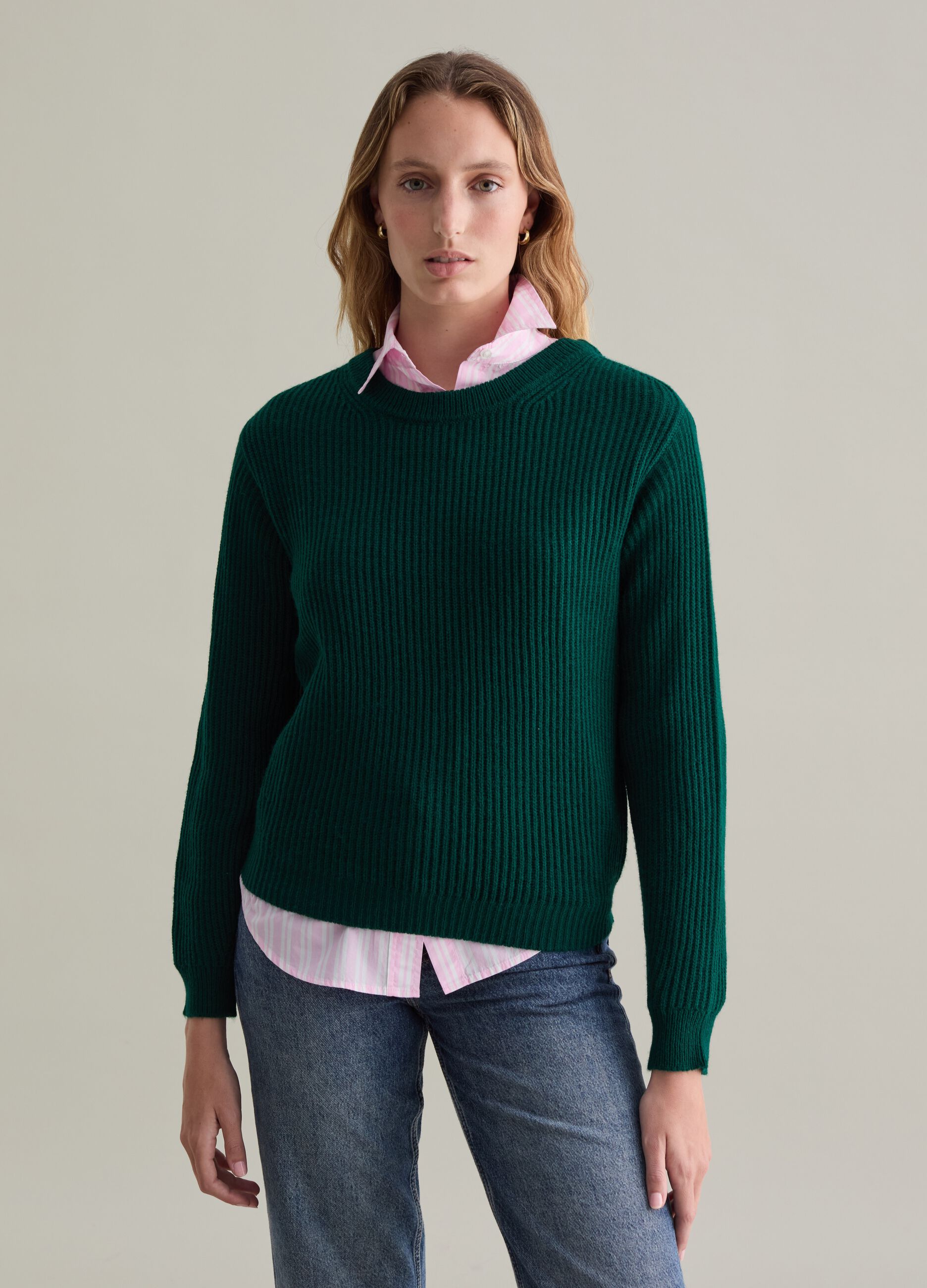 Ribbed pullover with round neckline