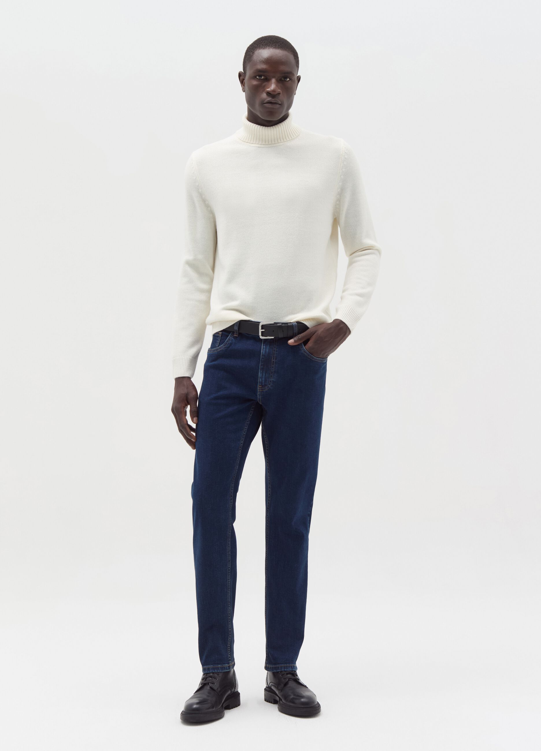 Slim-fit jeans with five pockets