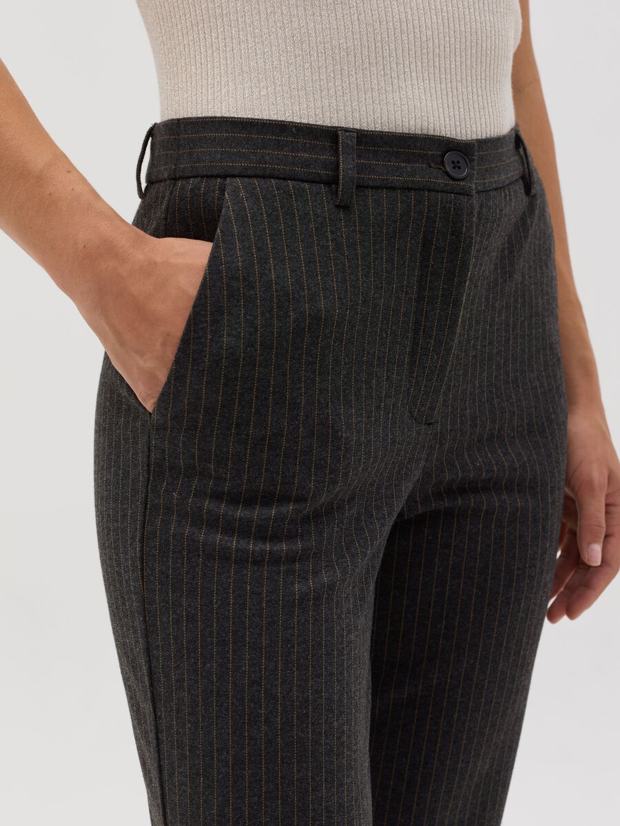 Pantalone a sigaretta gessato_4