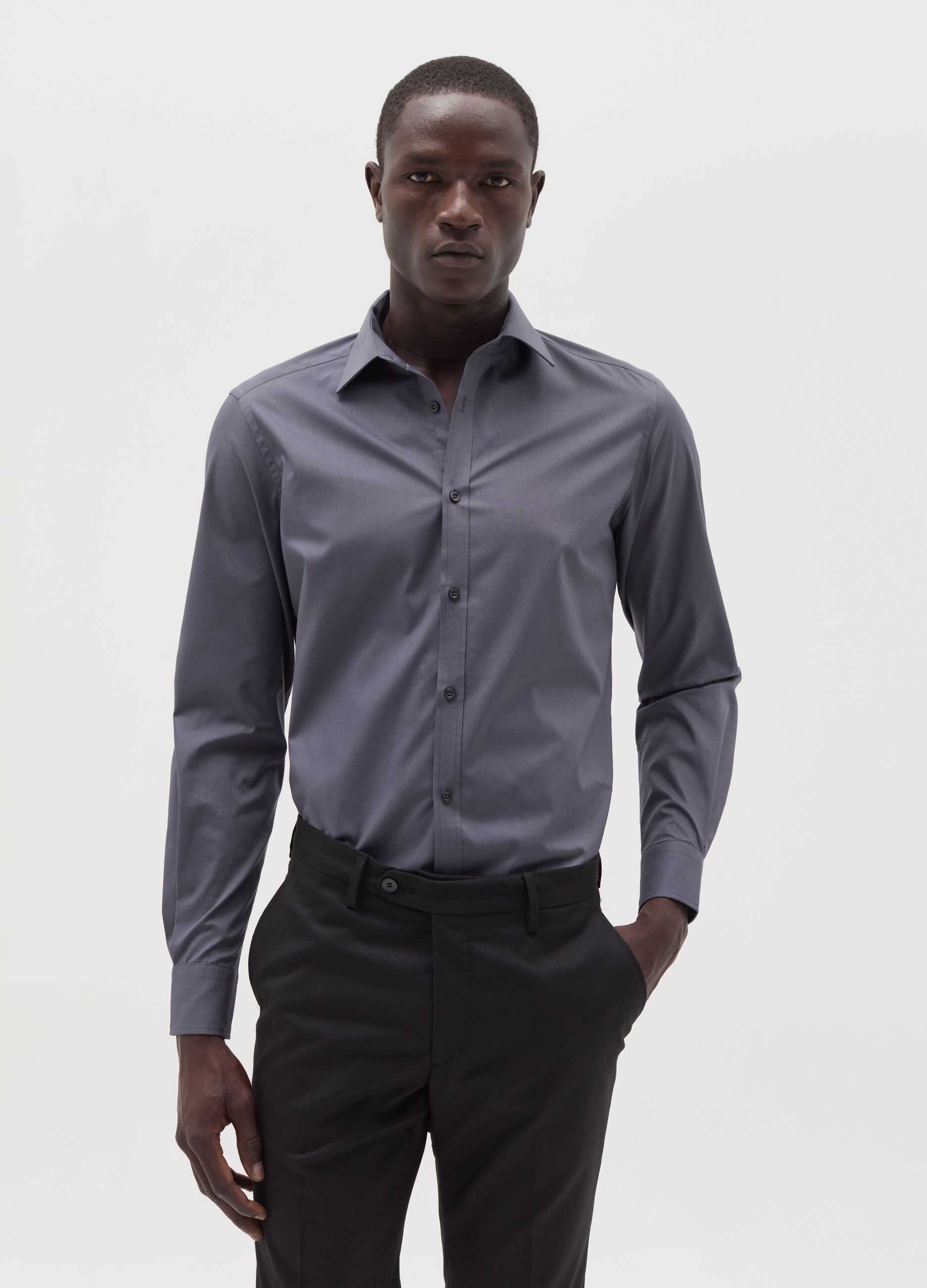 Slim-fit shirt with cut-away collar