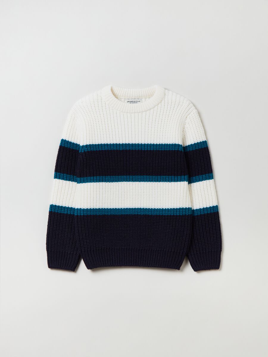 Knitted pullover with striped design_0