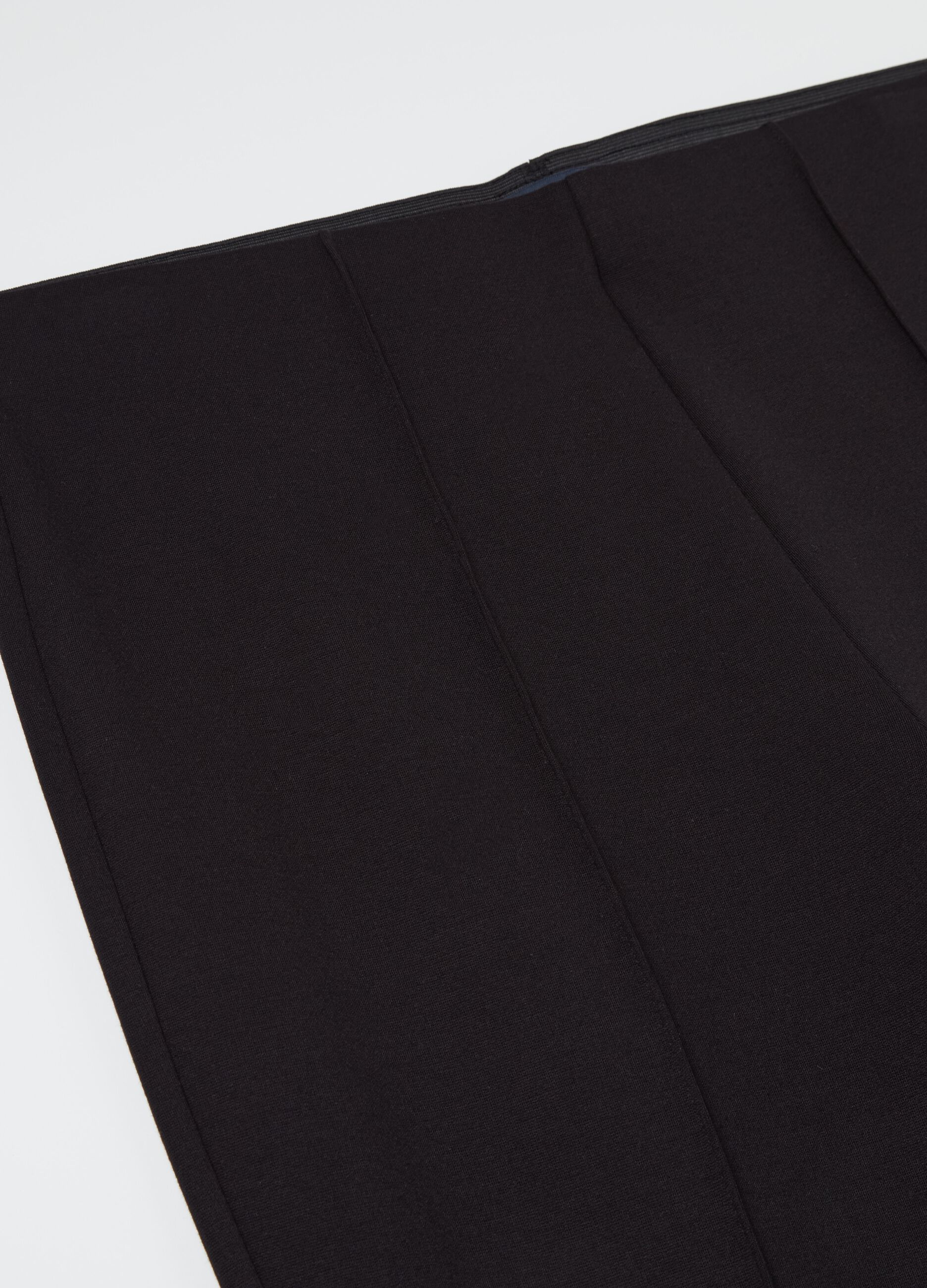 Curvy leggings with raised stitching