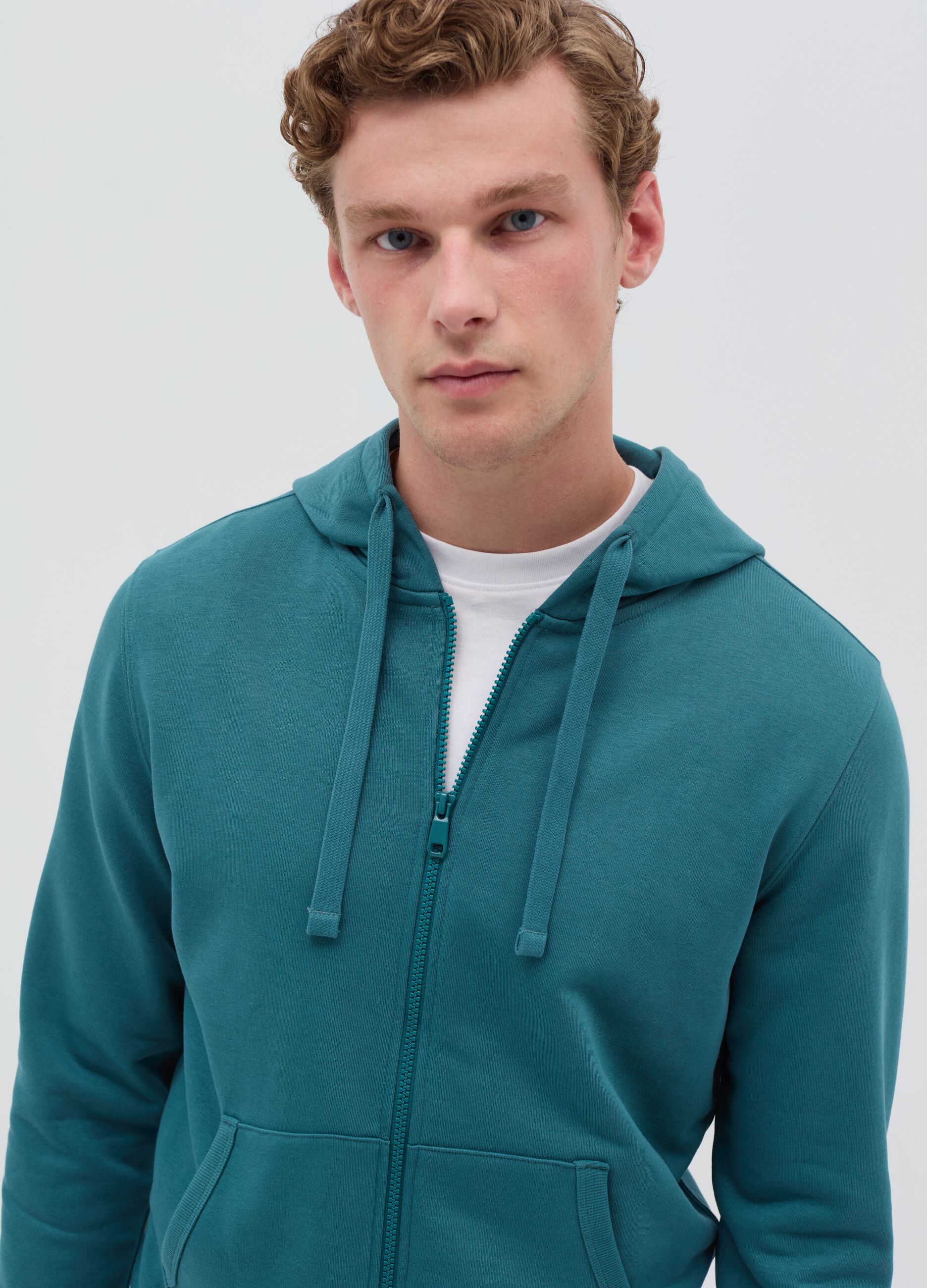 Full-zip sweatshirt with hood