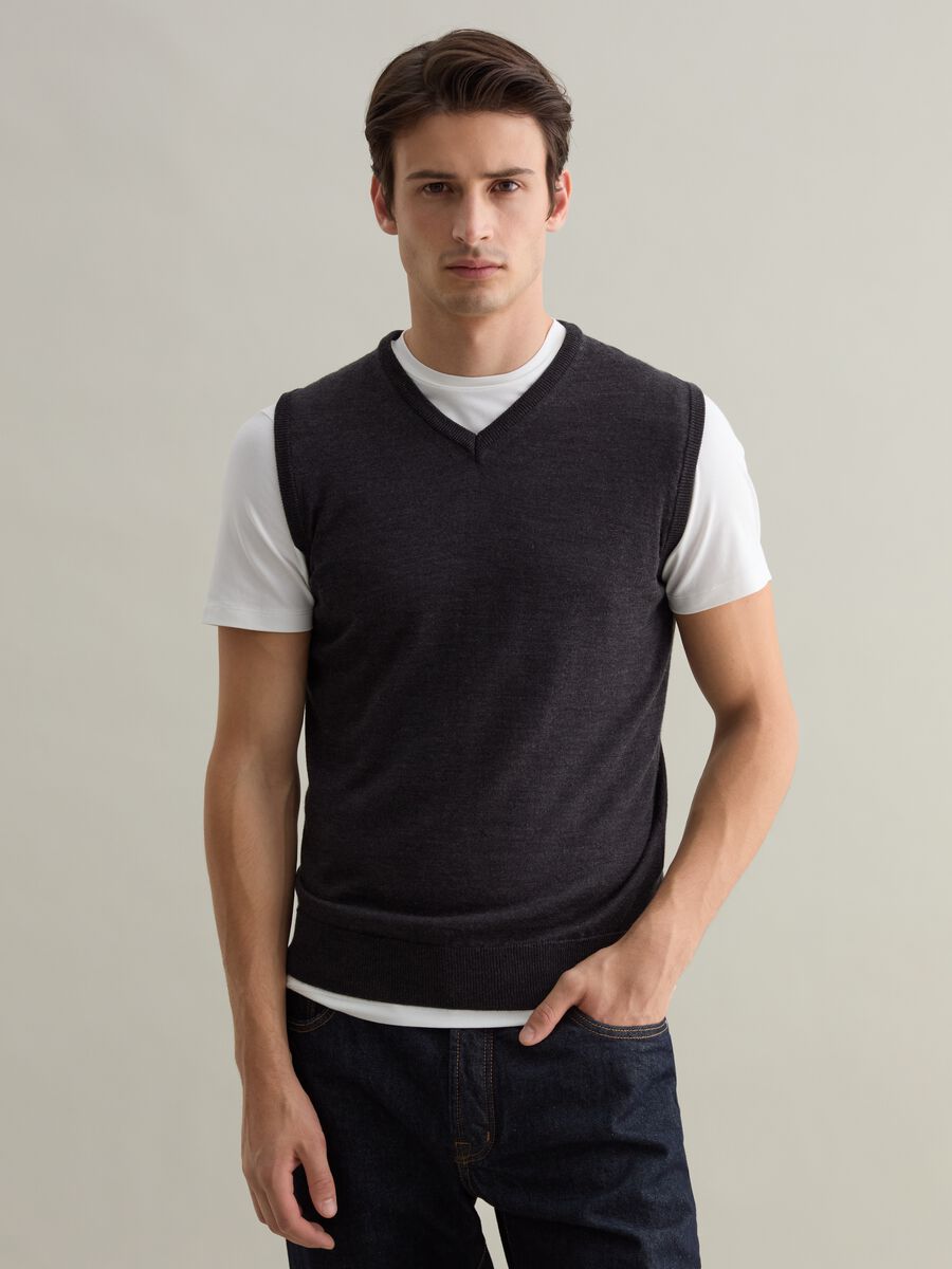 V-neck Merino wool waistcoat_1