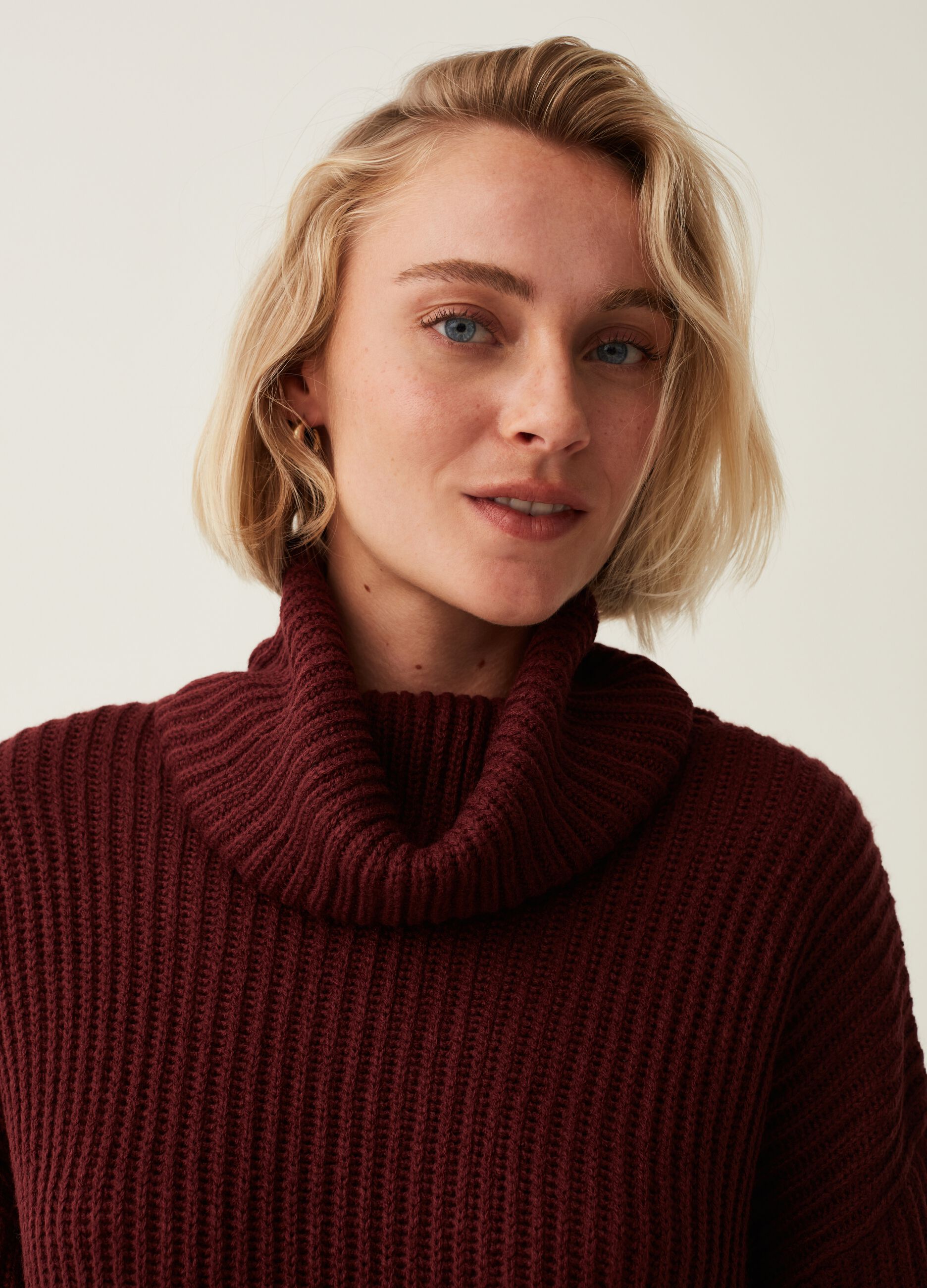 Ribbed pullover with high ring neck