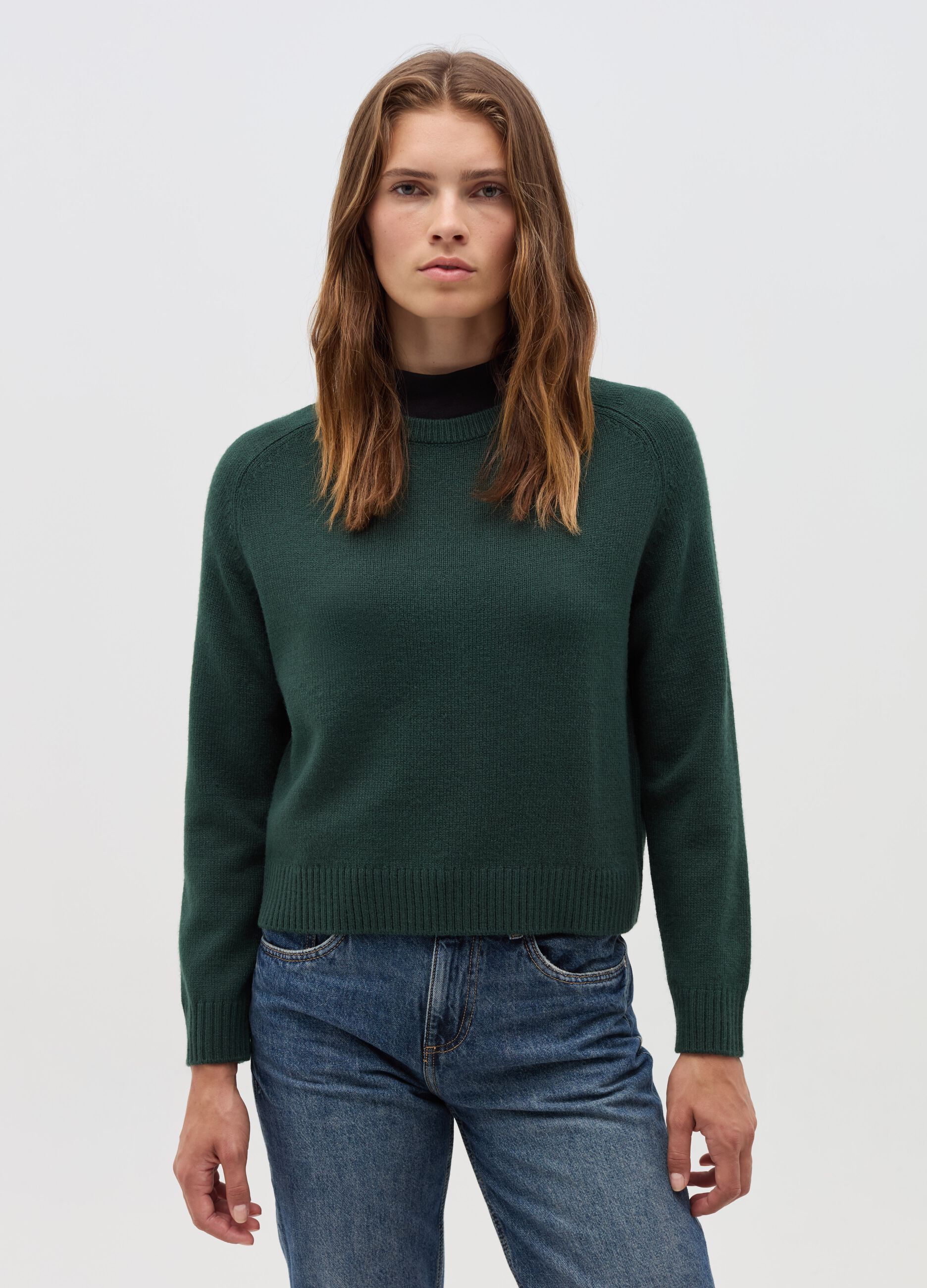 Pullover with raglan sleeves