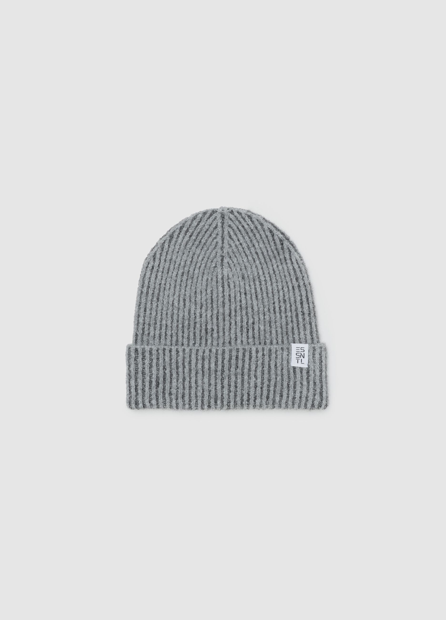 Essential hat in two-tone ribbing