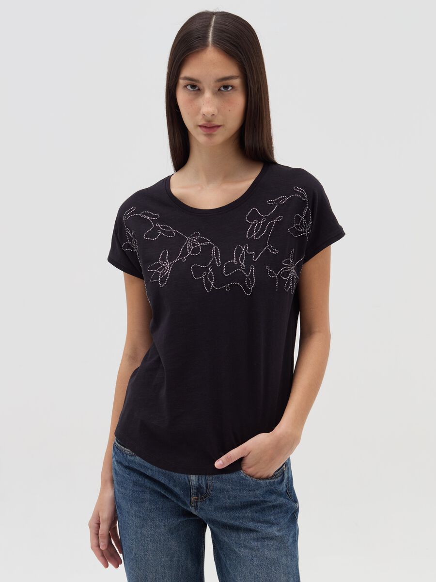 T-shirt with floral embroidery_1