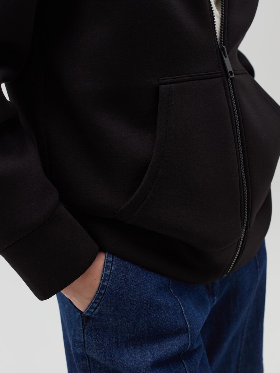 Essential sweatshirt with hood and zip_3