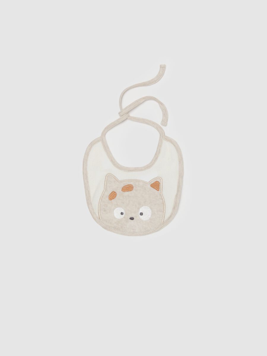 Organic cotton bib with kitten embroidery_0