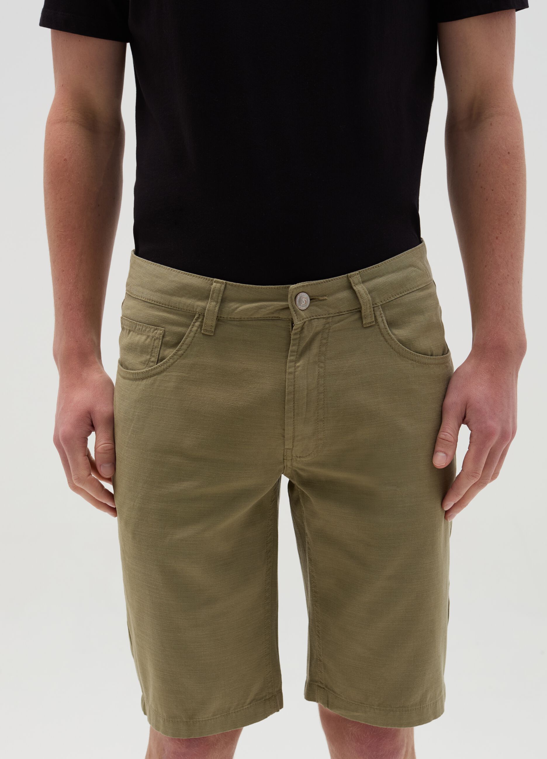 Bermuda shorts with five pockets in cotton and linen