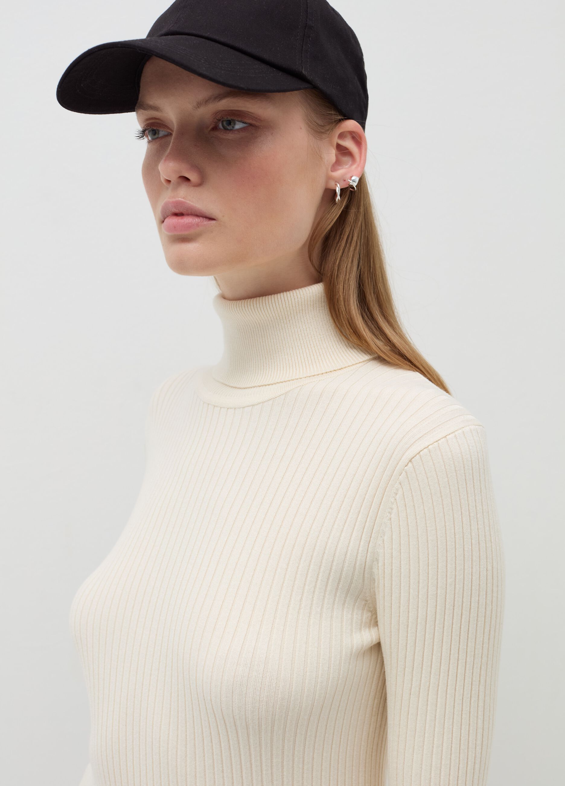 Turtleneck pullover with flat ribbing