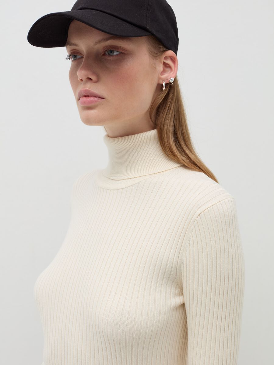 Turtleneck pullover with flat ribbing_1