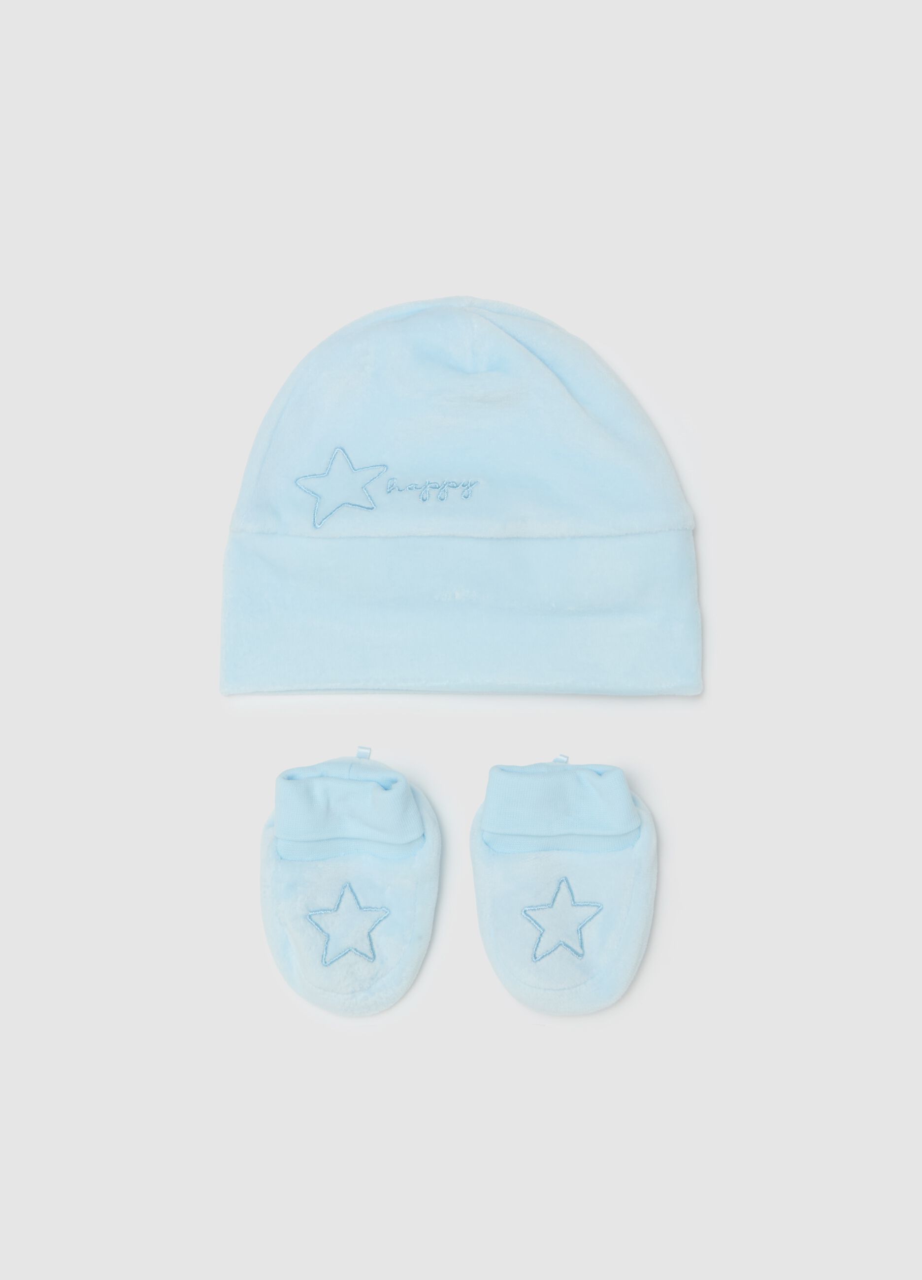 Conjunto gorro y zapatitos con bordado estrellas