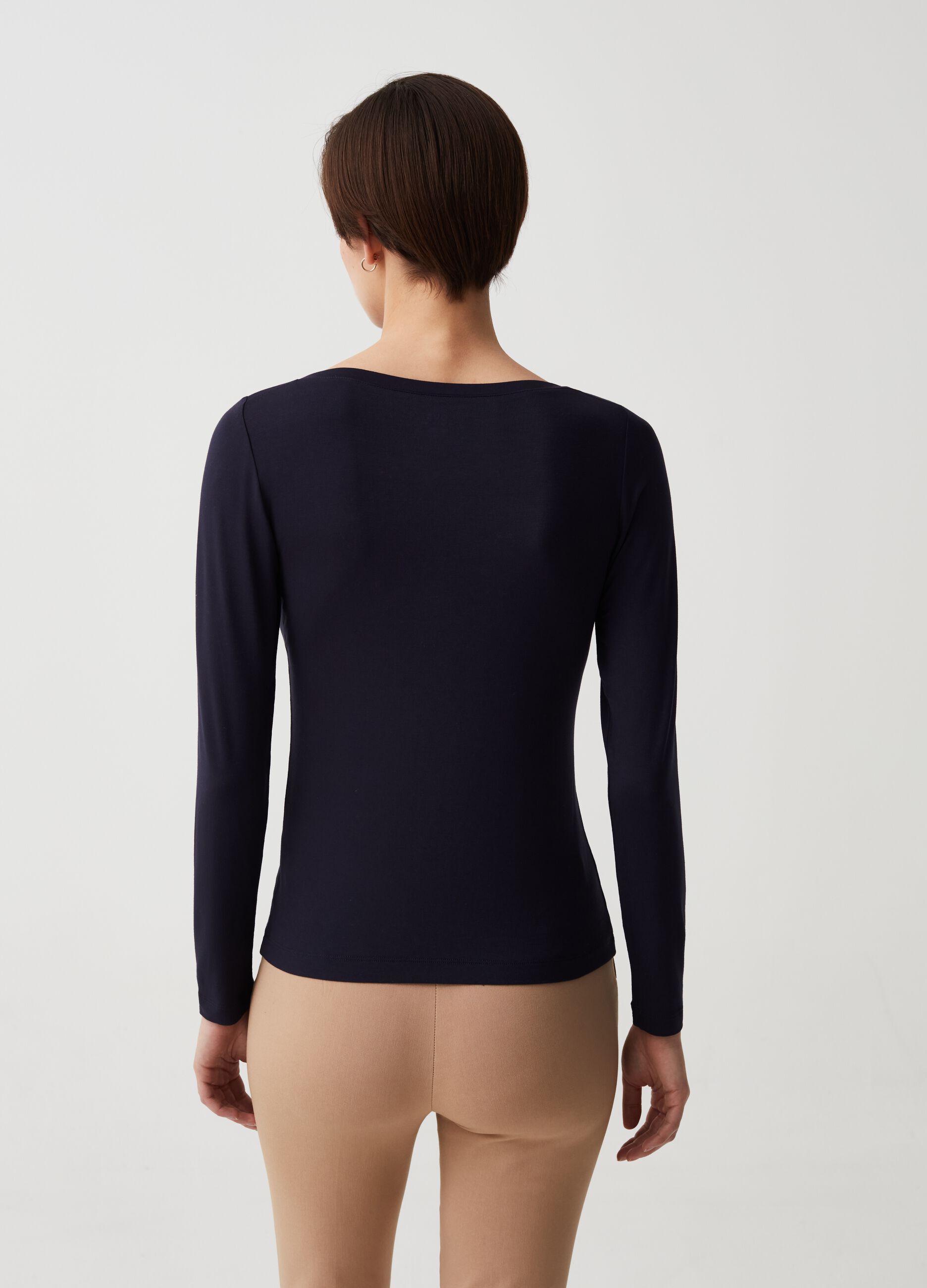 Long-sleeved T-shirt with boat neck