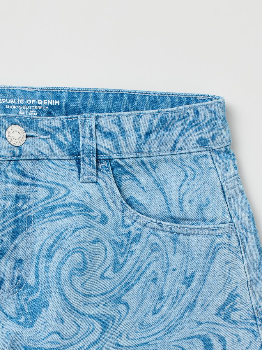 Shorts in denim con stampa all-over_1