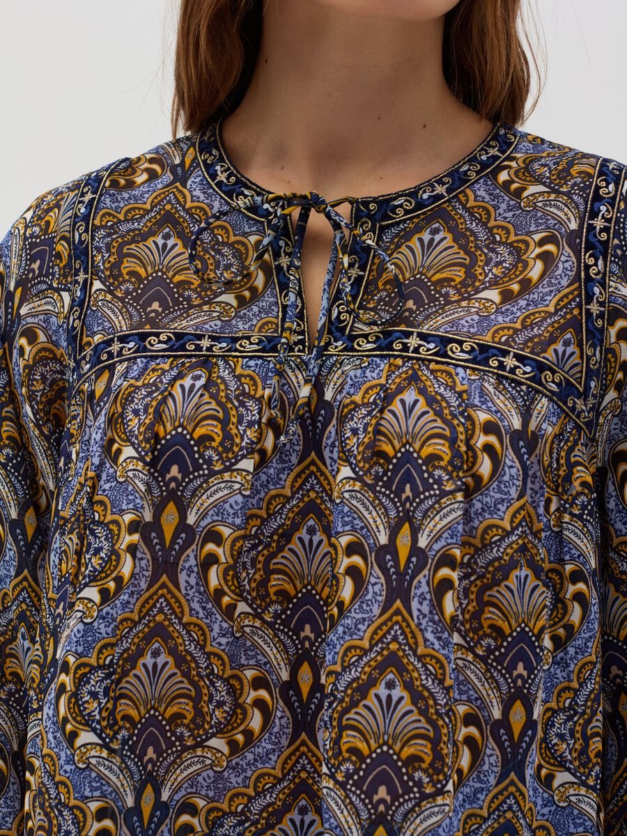 Blouse with paisley pattern_2