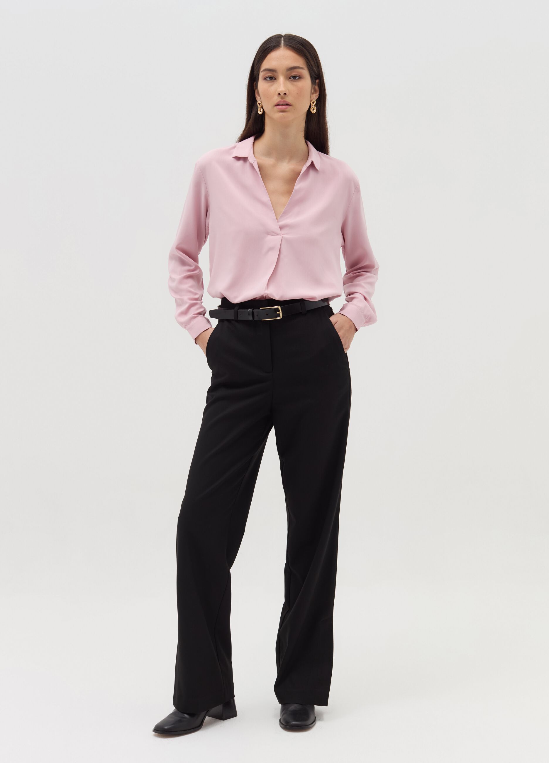 Blouse with polo neckline and long sleeves