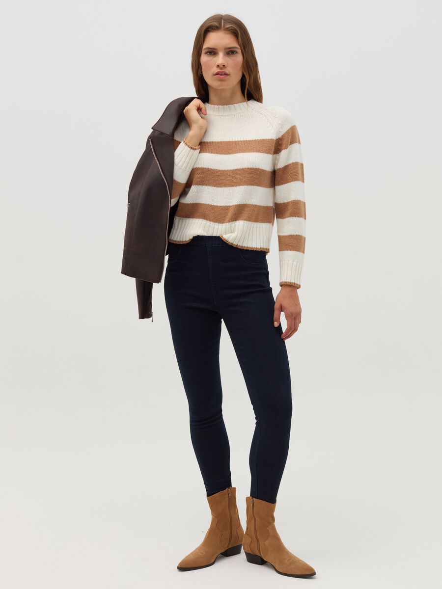 Striped pullover with raglan sleeves_1