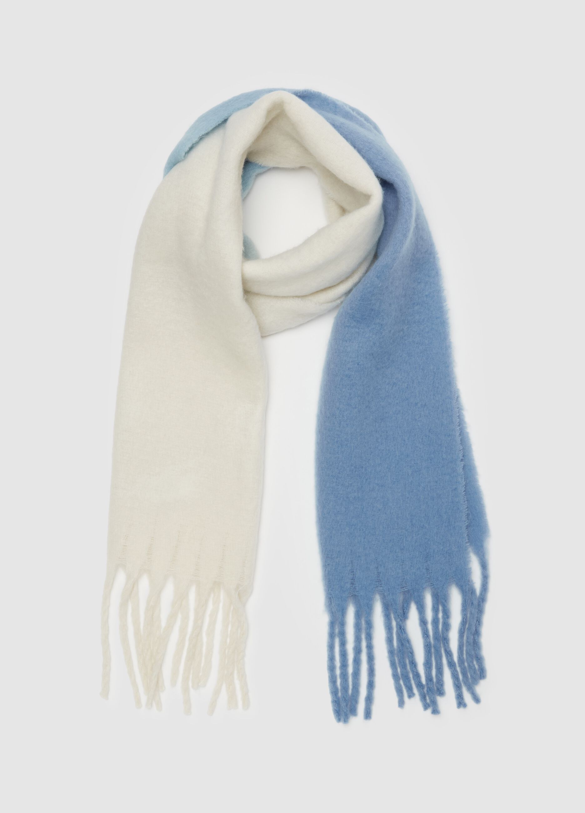 Degradé scarf with fringe