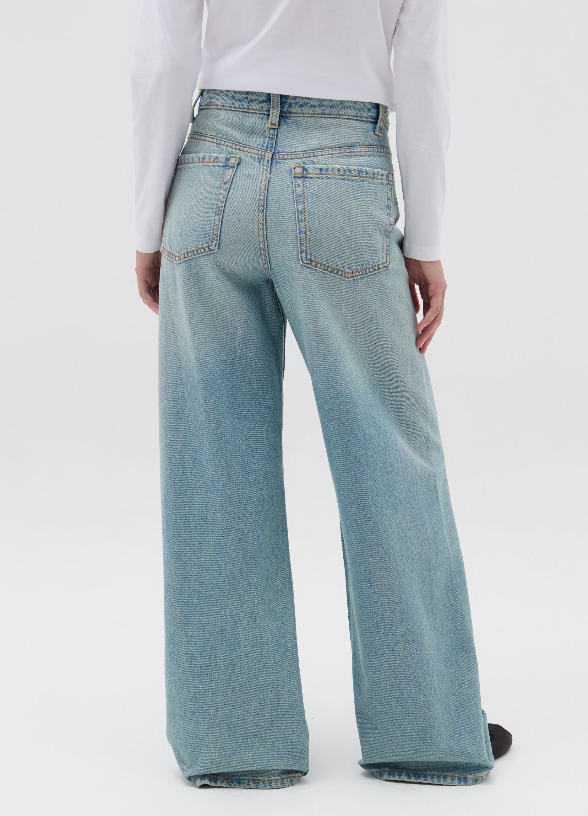 Wide-leg jeans with five pockets