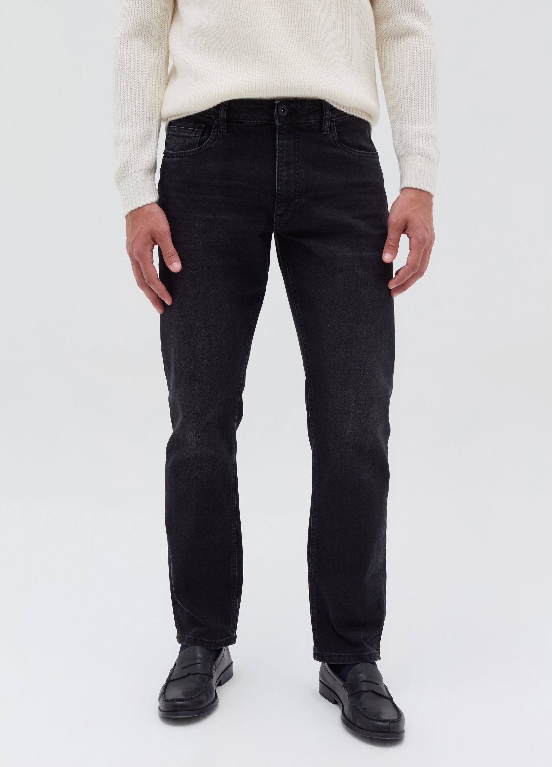 Comfort-fit jeans with five pockets