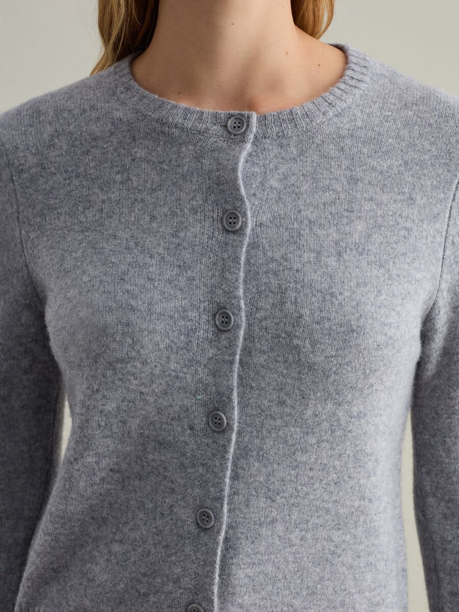 Contemporary cardigan in wool_2