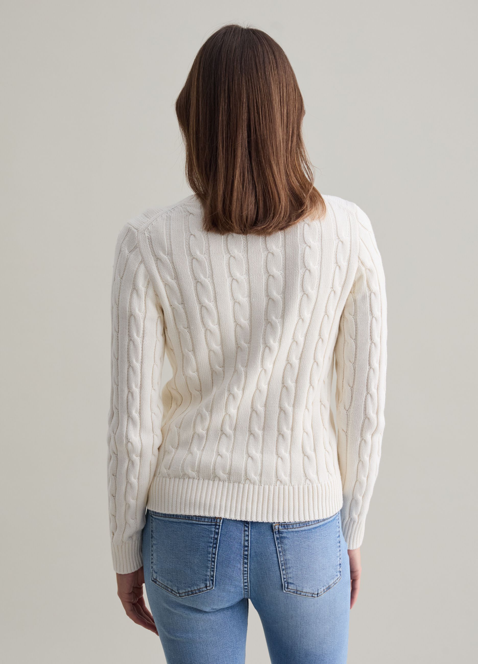 Ribbed pullover with cable-knit design