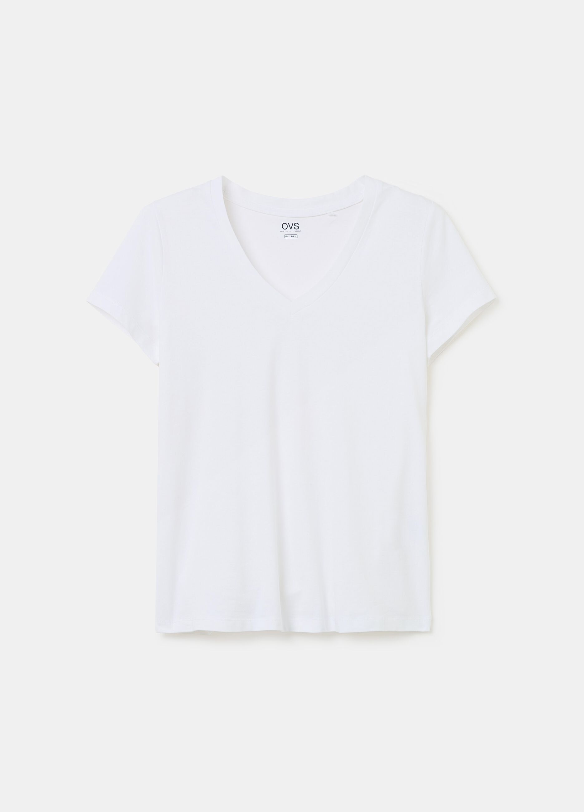 Solid colour T-shirt with V neck