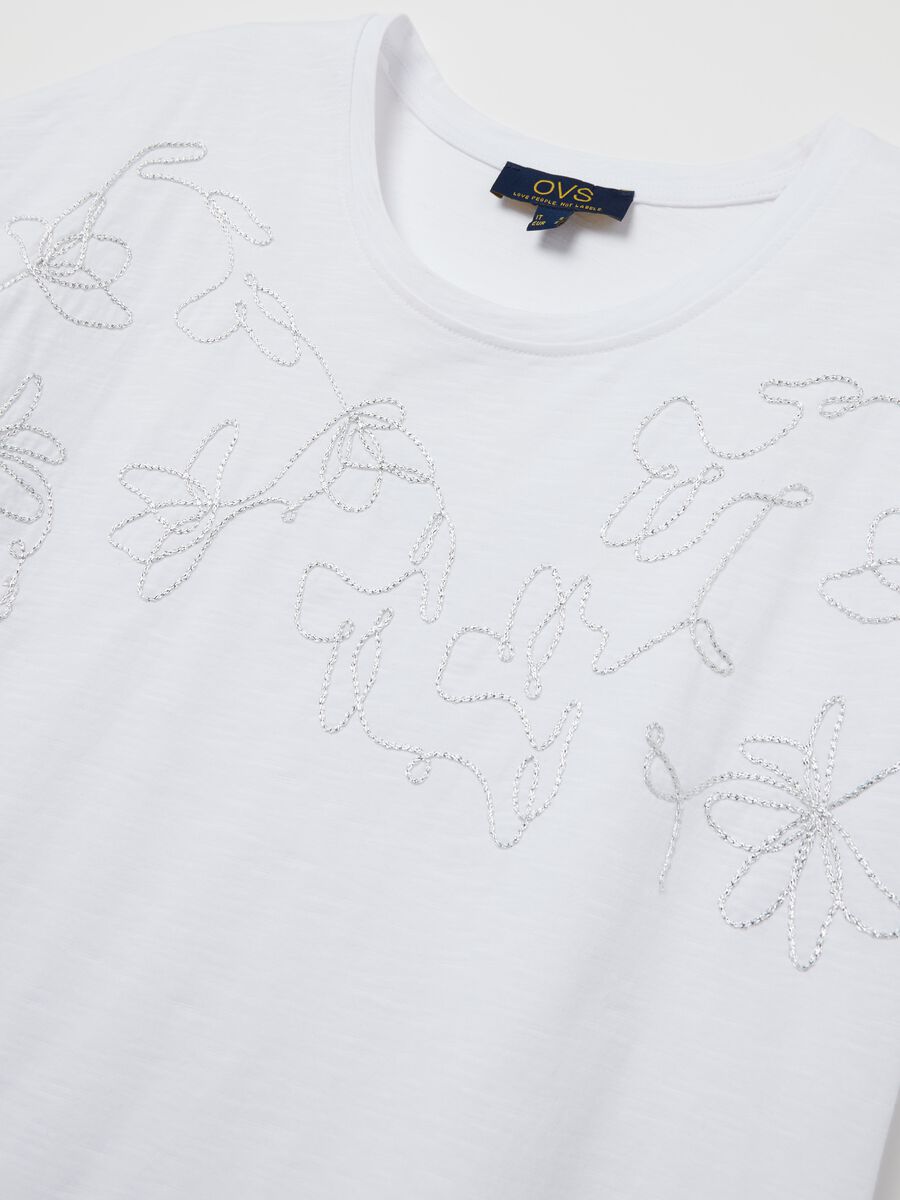 T-shirt with floral embroidery_5