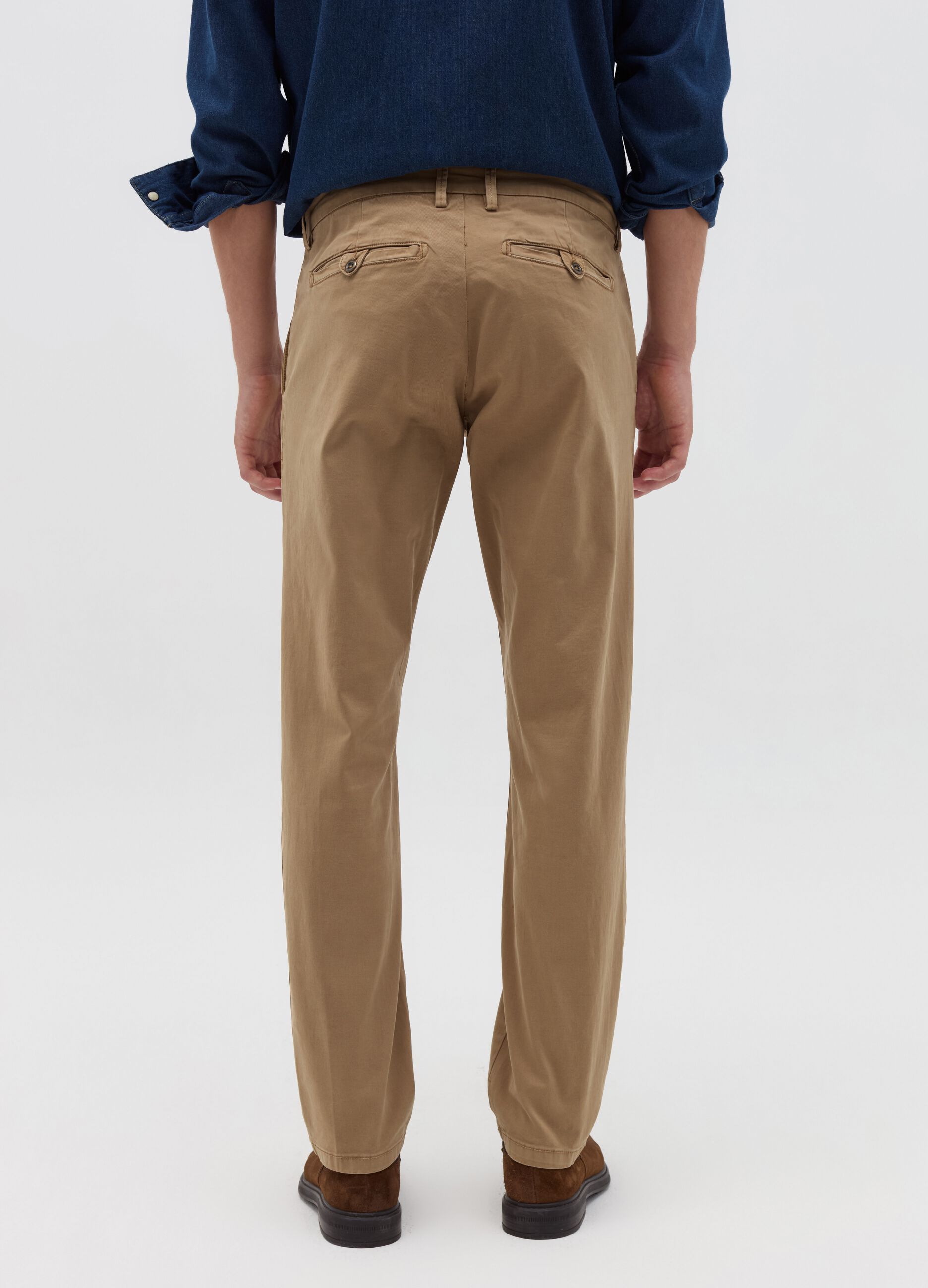 Pantalone chino regular fit in cotone stretch