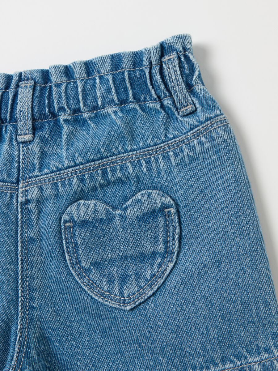 Denim shorts with hearts embroidery_3