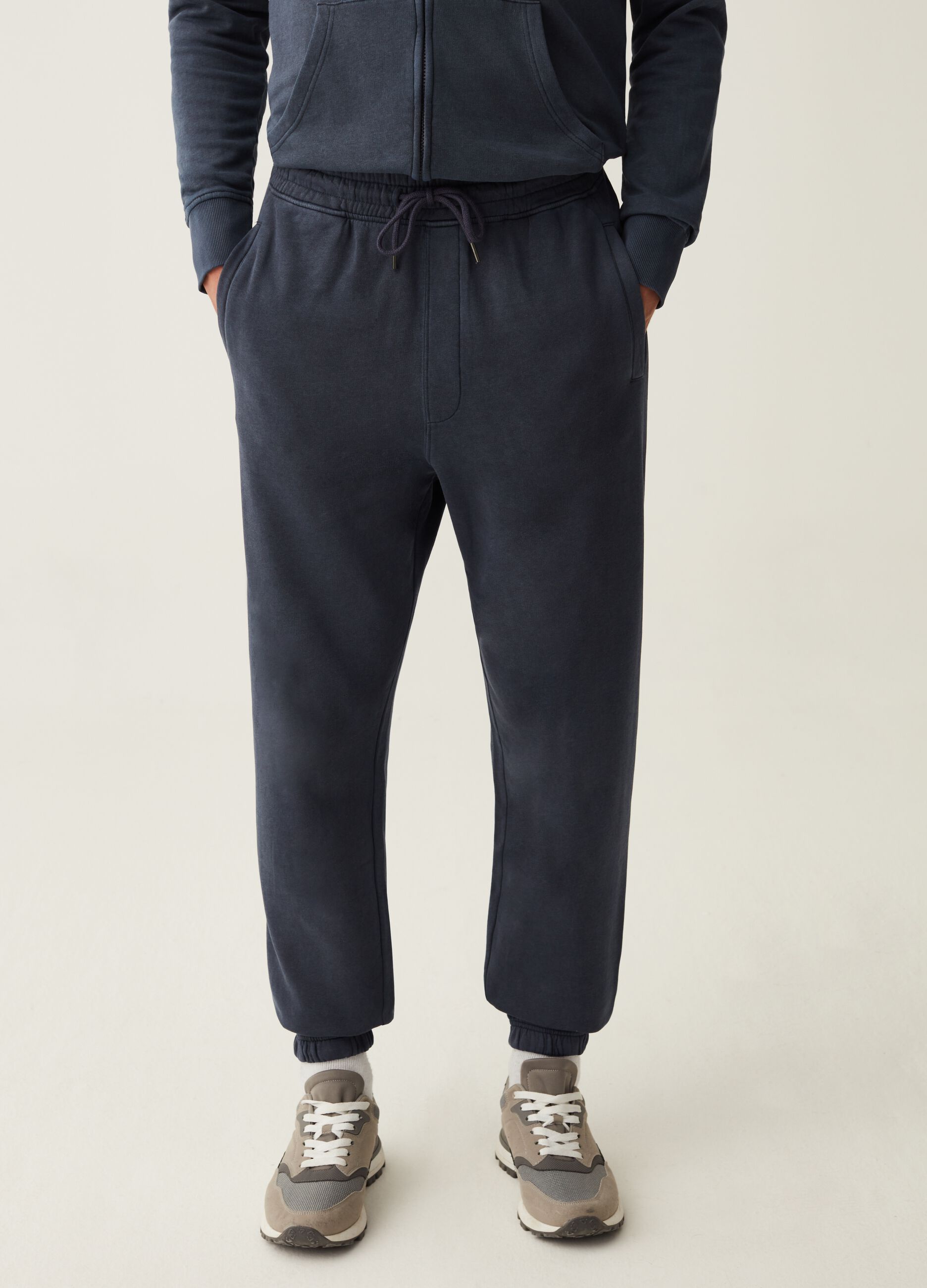 Fleece joggers with drawstring