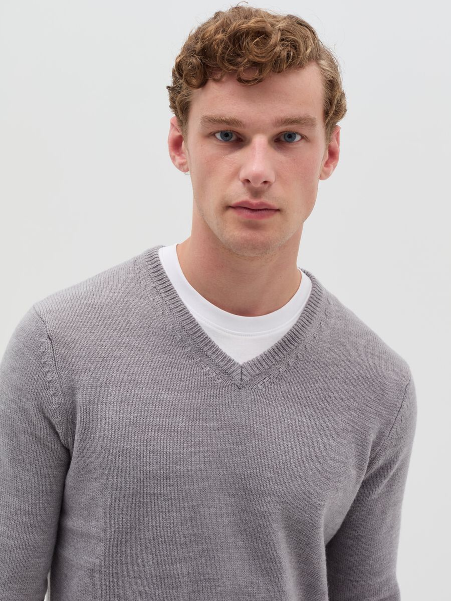 V-neck pullover_3