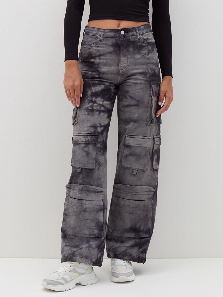 Tie-dye cargo trousers with multiple pockets_1