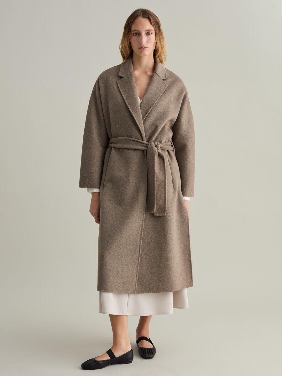 Contemporary long coat with belt_0