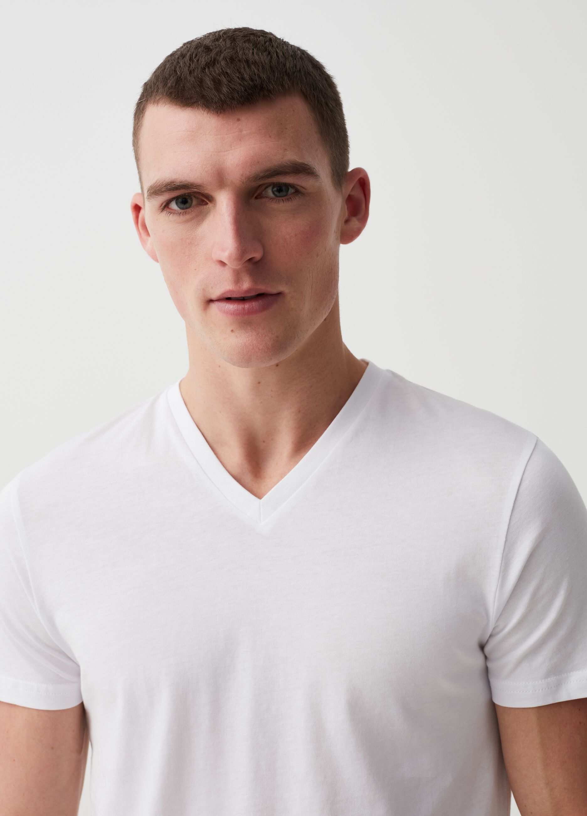 Three-pack undershirts with V neck