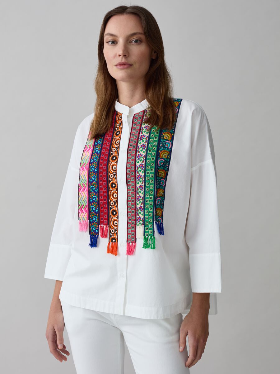 Blouse with ethnic embroidery and tassels_0