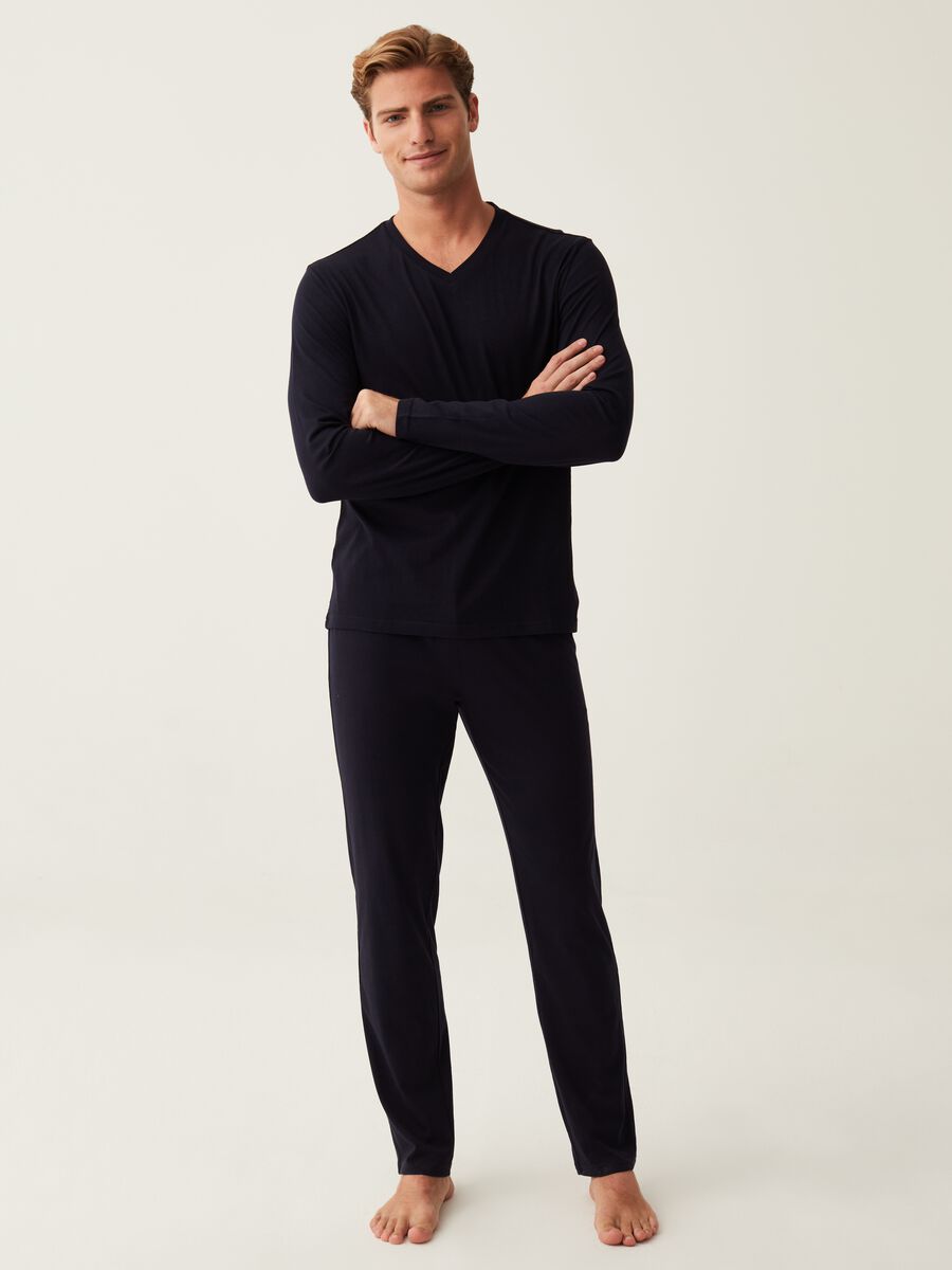 Full-length pyjamas with V-neck top_0