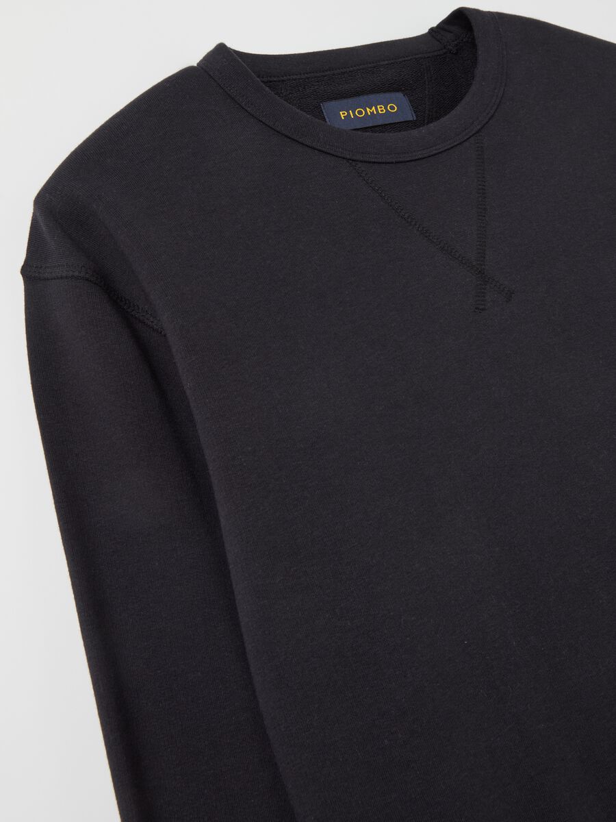 Sweatshirt with round neck and V detail_5