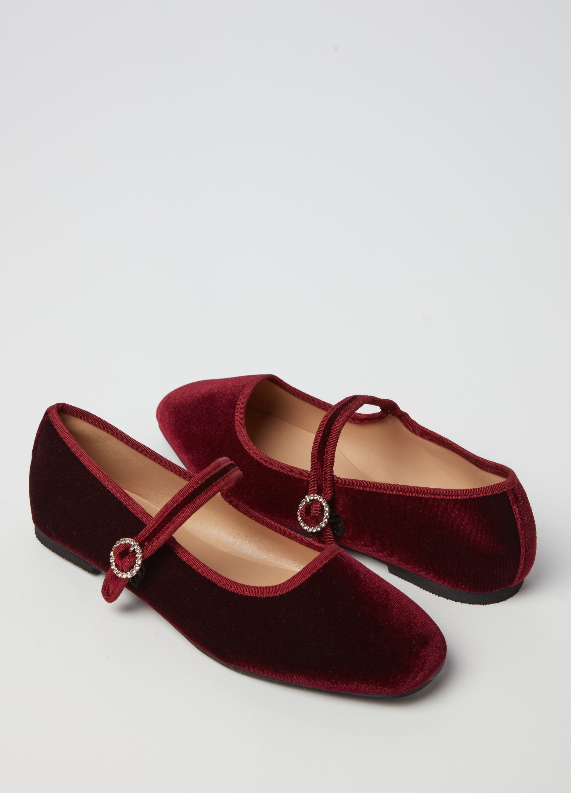 Ballerina flats in velvet with diamanté buckle