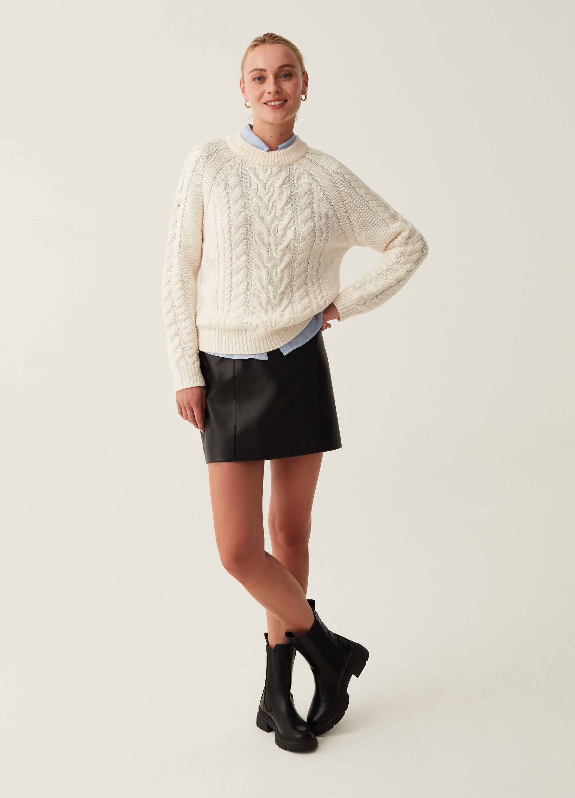 Pullover with cable-knit design