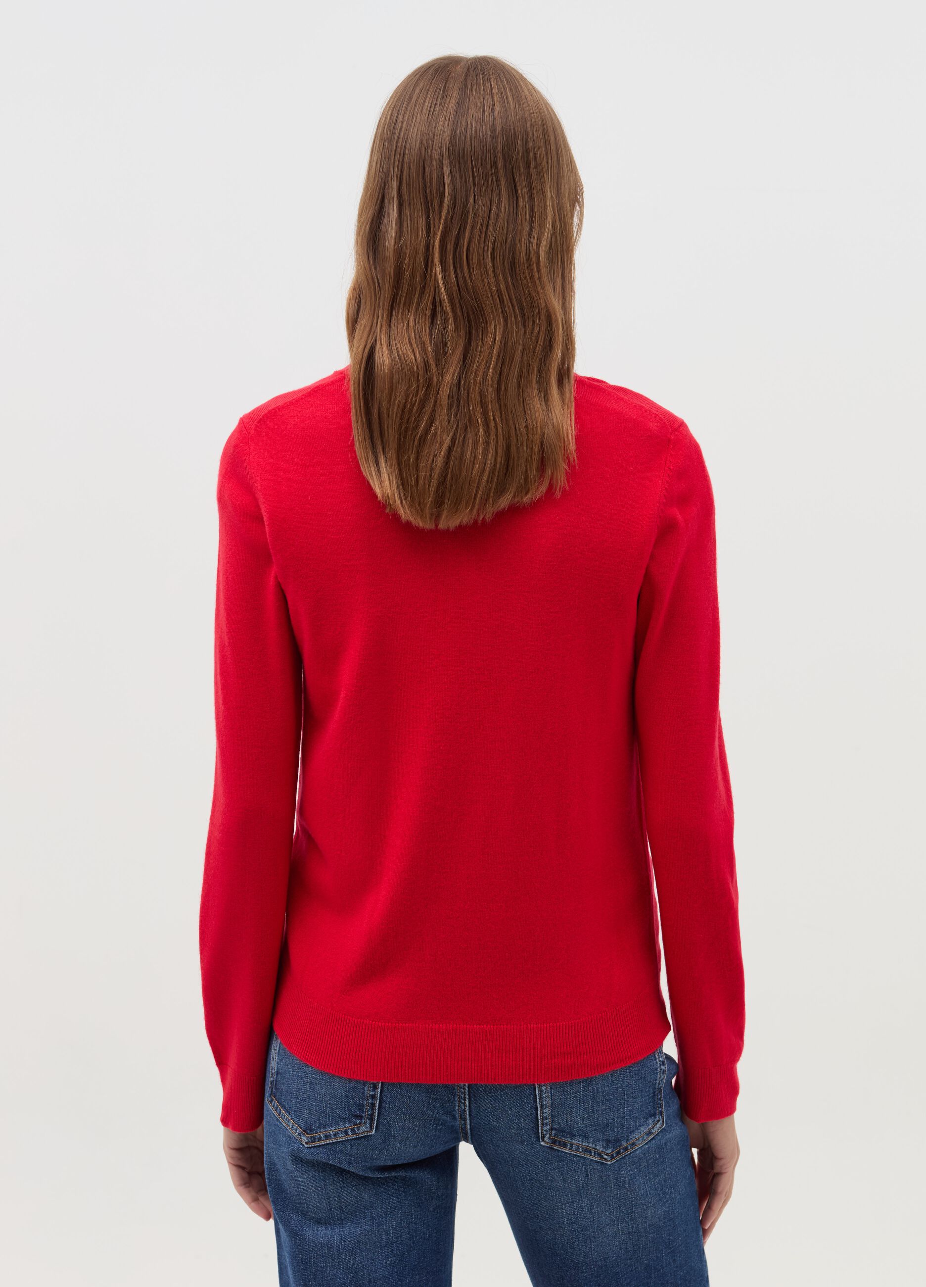 Top with long sleeves and round neck