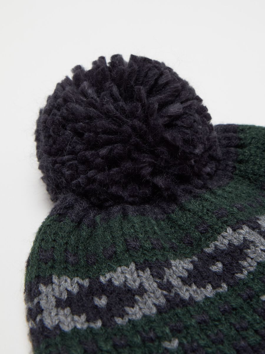 Bobble hat with jacquard motif_1