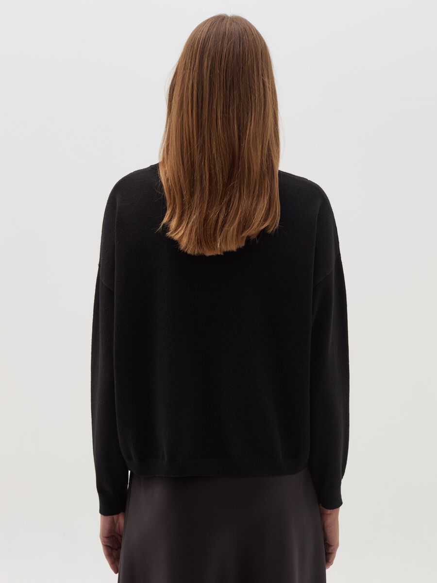 Sweatshirt with round neck and micro studs_3