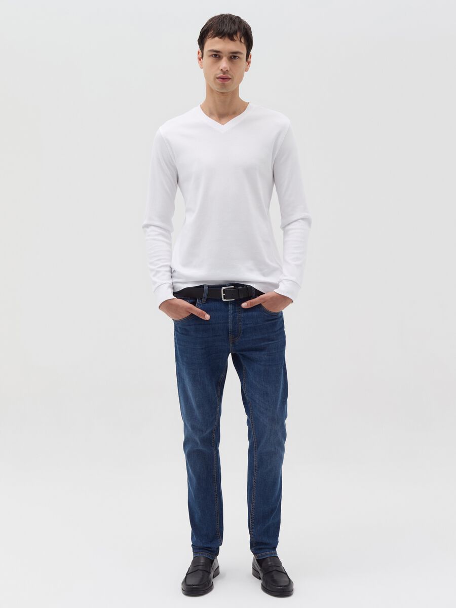 Long-sleeved T-shirt with V neck_0