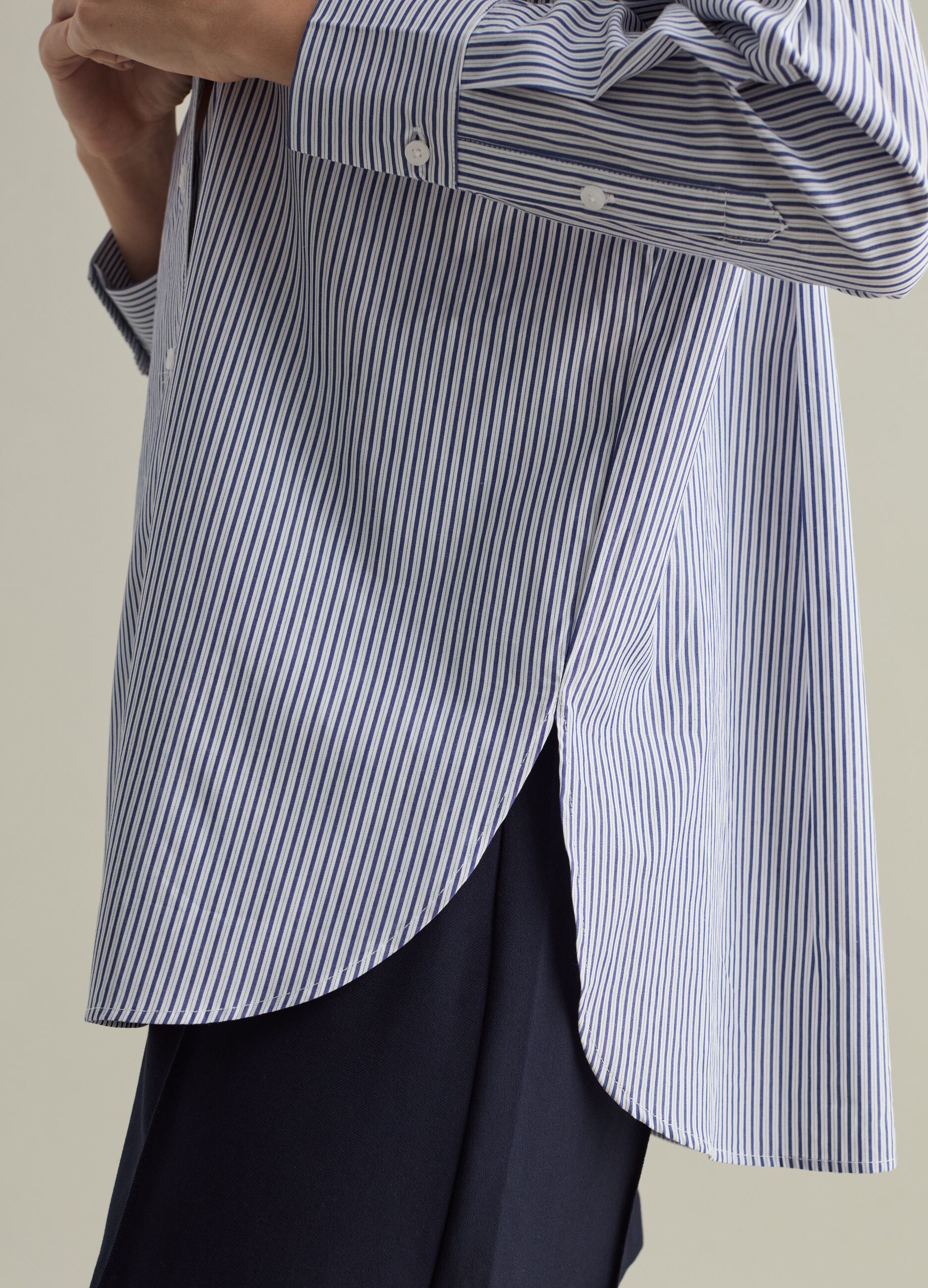 Contemporary shirt in striped cotton