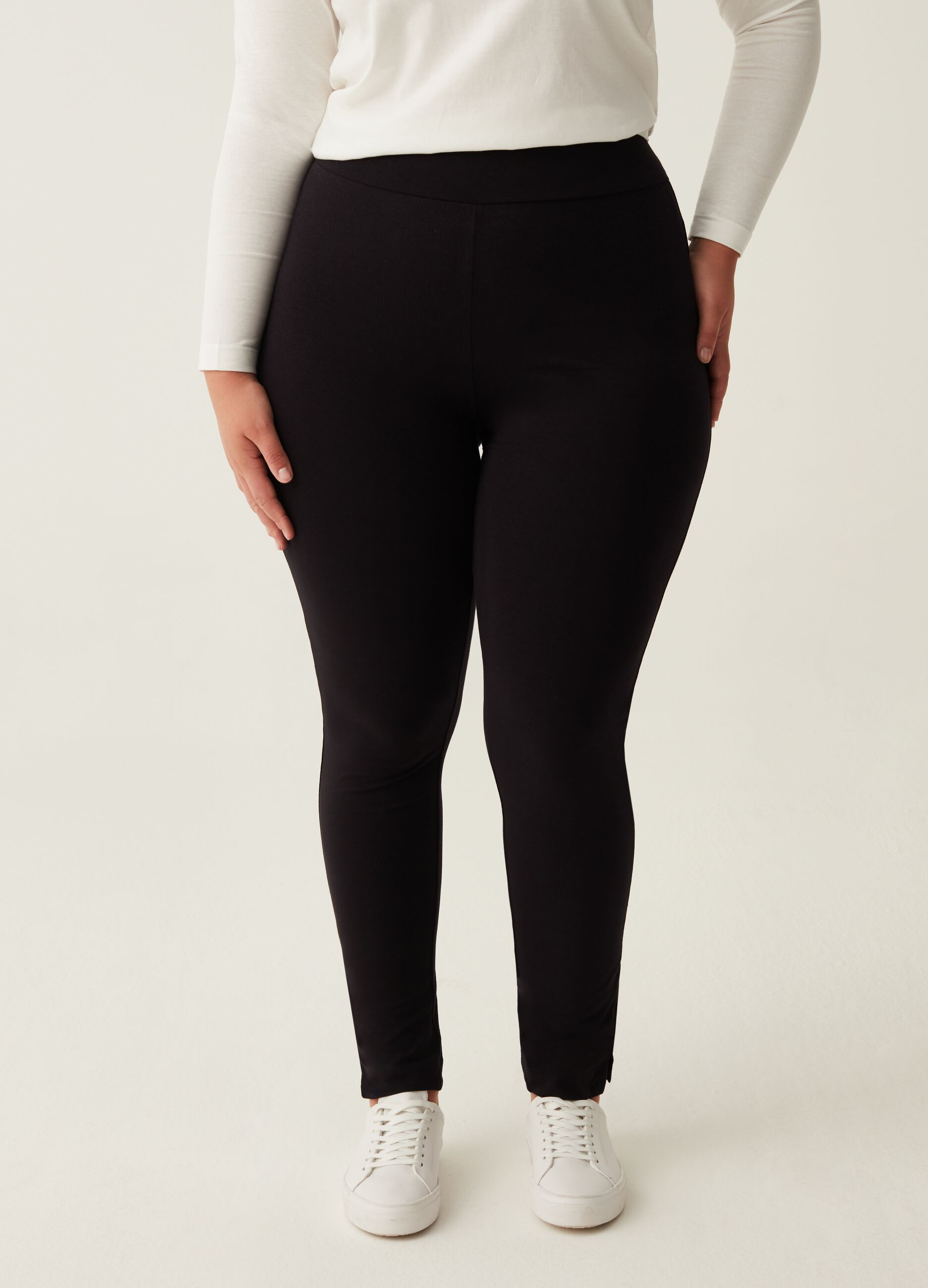 MYA Woman's Black Curvy stretch leggings with splits